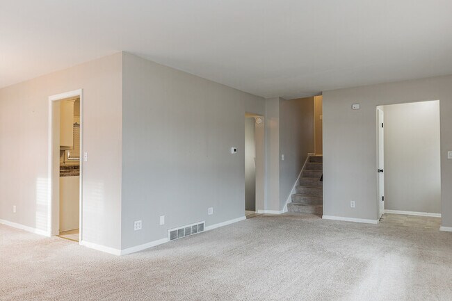 Building Photo - 17201 W Jills Dr