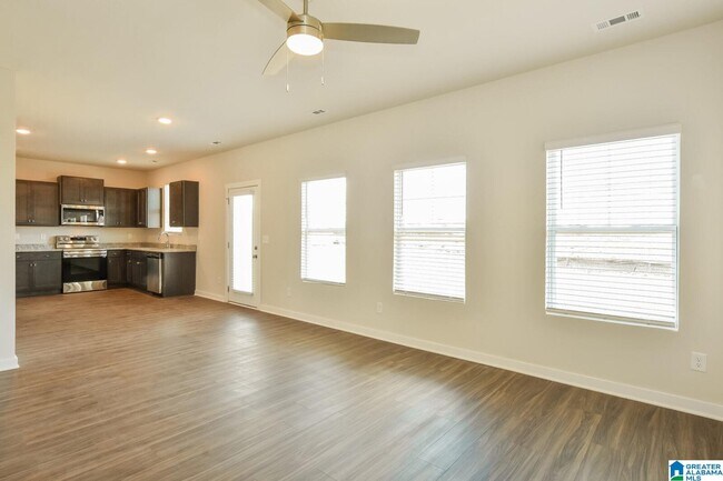 Foto del edificio - 8 Deer Creek Dr