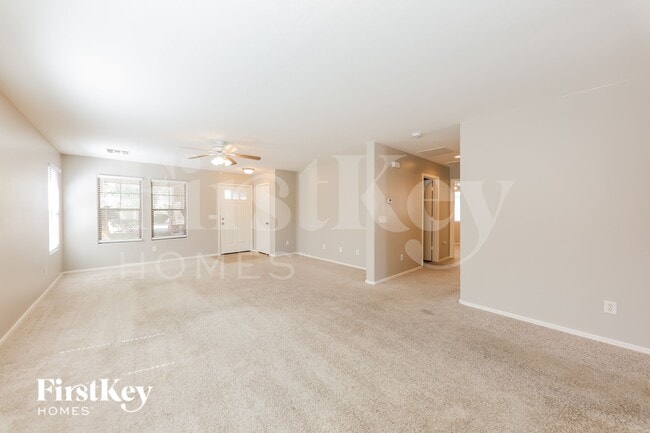 Foto del edificio - 14088 W Larkspur Dr