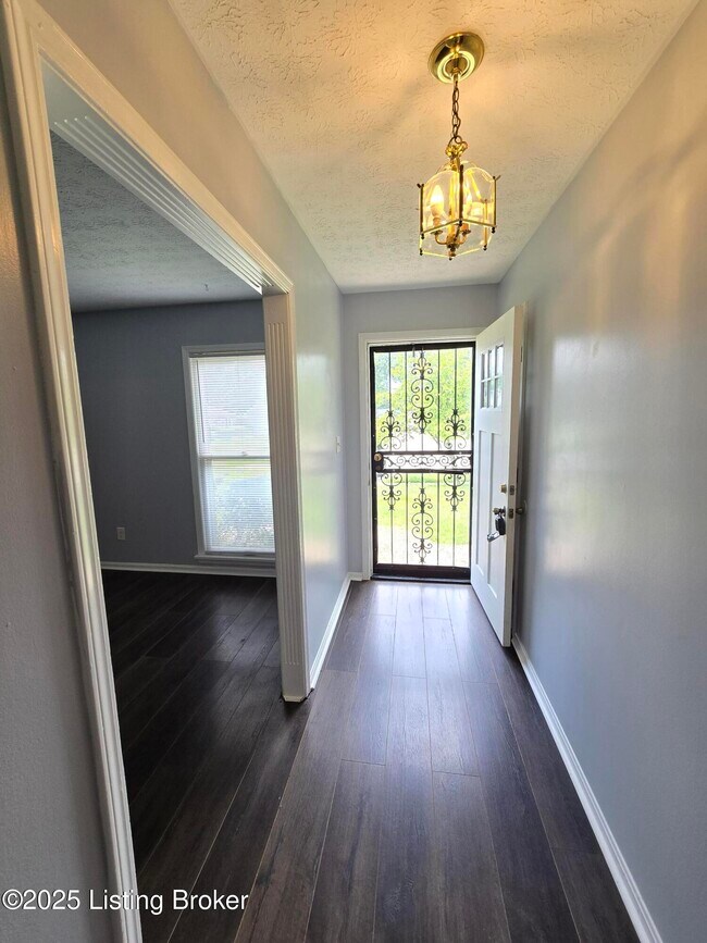 Building Photo - 9313 Le Beau Ct