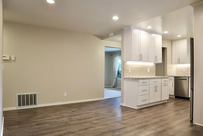 Building Photo - 34754 Wabash River Pl
