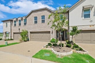 Building Photo - 205 Somerset Dr
