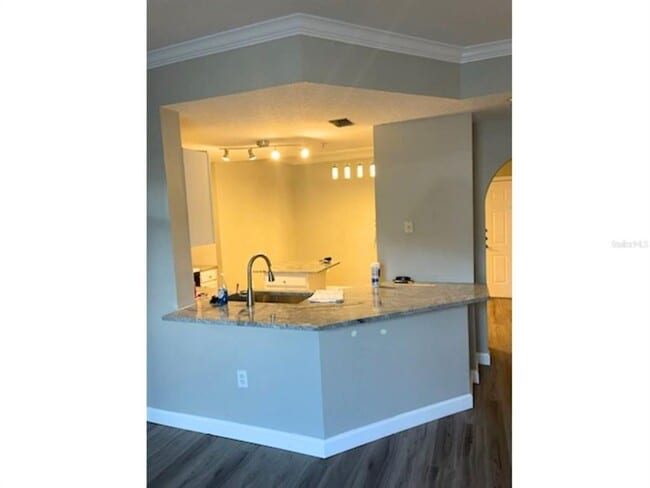 Building Photo - 501 Knights Run Ave