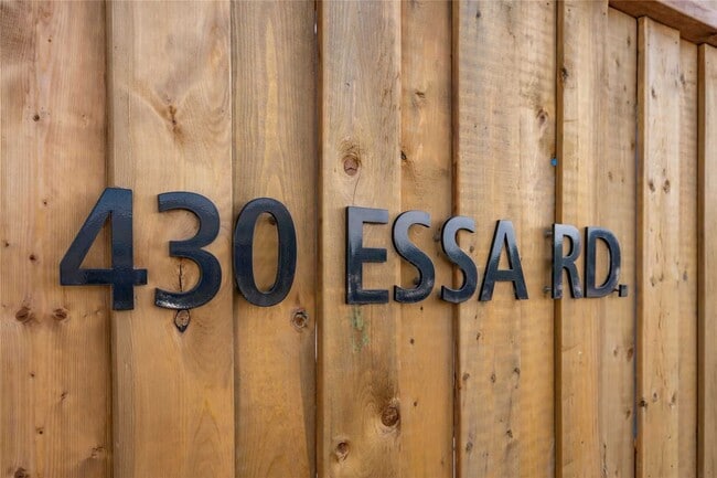 Building Photo - 430 Essa Rd