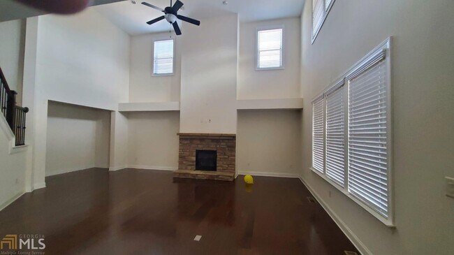 Building Photo - 2720 Fox Hunt Way
