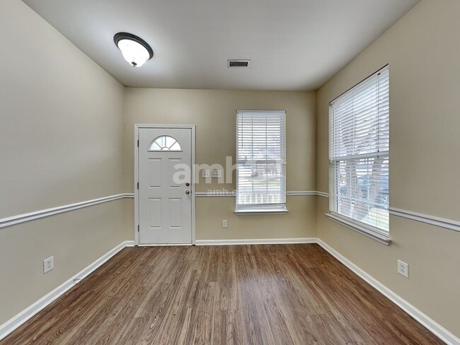 Building Photo - 5104 Mabe Dr