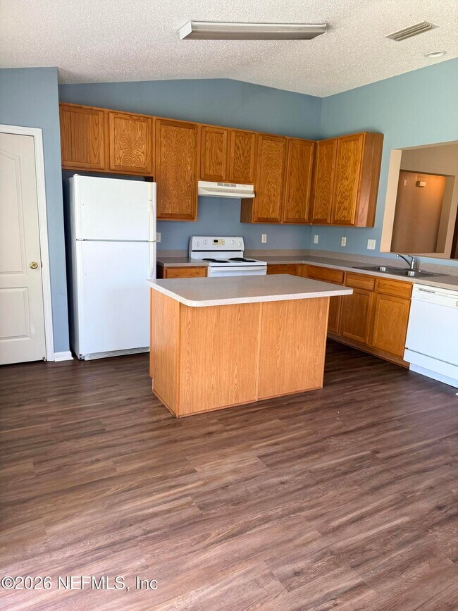 Foto del edificio - 1432 Heather Ct