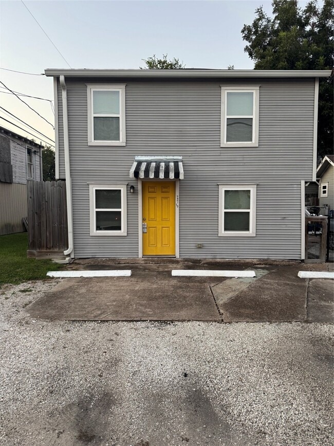 Building Photo - 4601 1/2 Hain