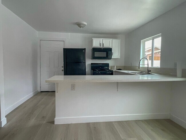 Building Photo - 3663 Lanfranco St
