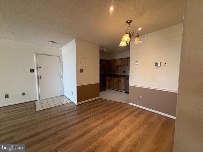 Building Photo - 3115 Patrick Henry Dr