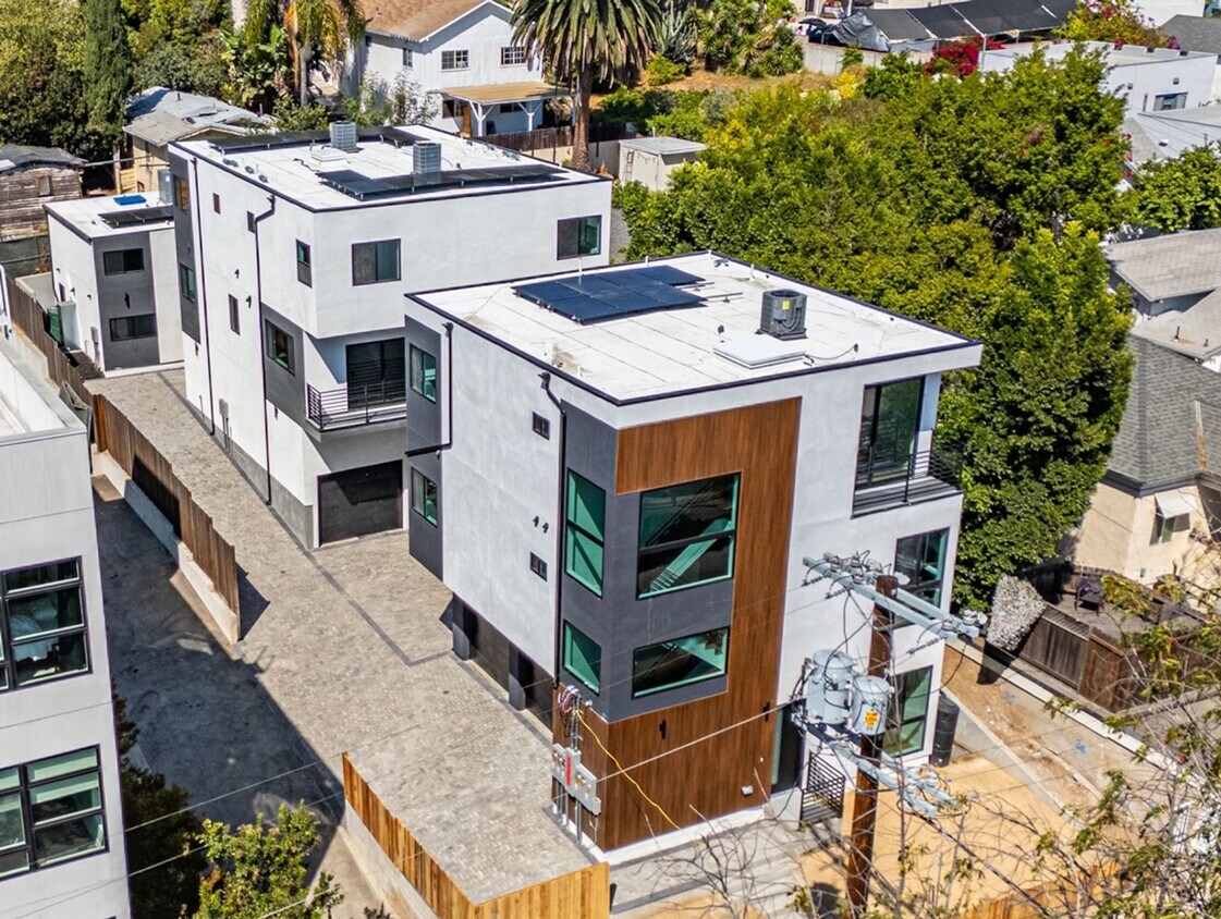 Foto principal - Brand New Townhomes in Echo Park