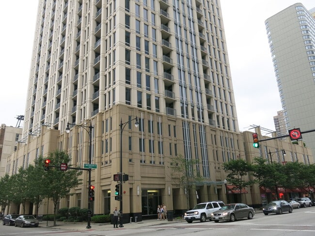 Building Photo - 1250 S Michigan Ave