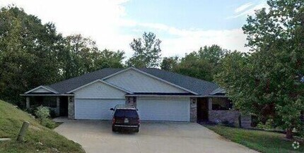 Building Photo - 5312-5314-5314 Godas Cir