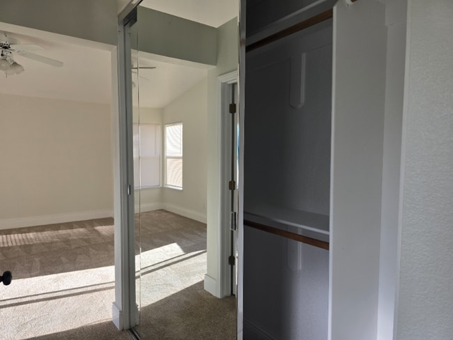 Building Photo - 6141 Starling Dr