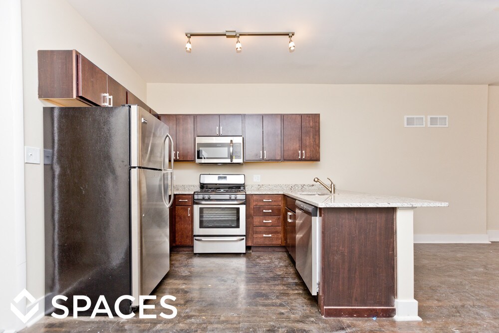 Foto principal - 922 W George St