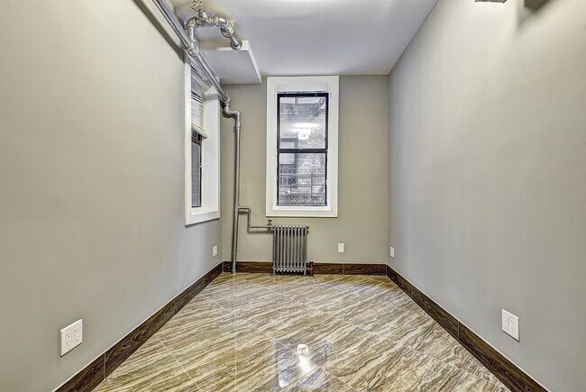 Building Photo - 68-76 Thayer St