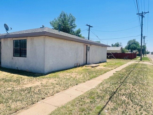 Building Photo - Near ENMU