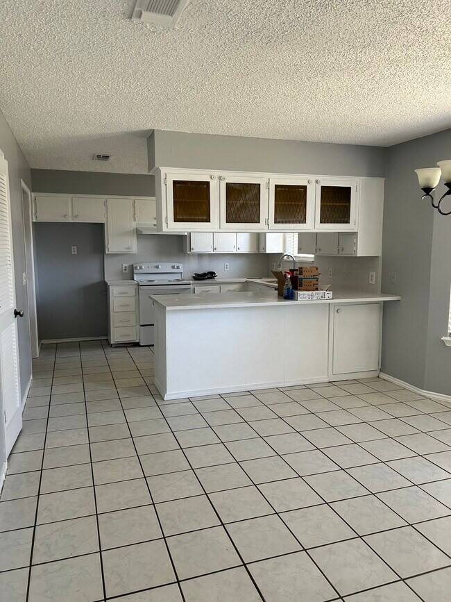 Foto del edificio - 215 Songbird Trl