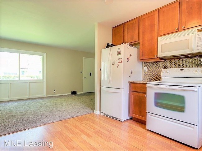 Building Photo - 3 br, 1 bath House - 5631 W Stack Dr