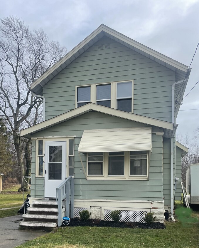 1316 Perryville Pl, Ashtabula, OH 44004 House Rental in Ashtabula, OH