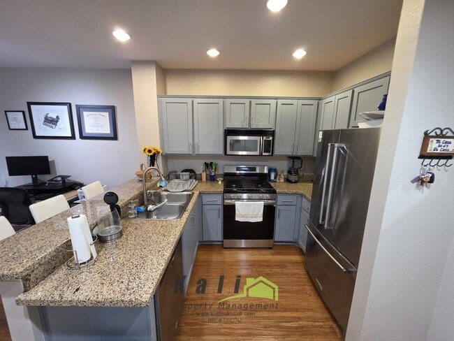 Building Photo - 450 J St