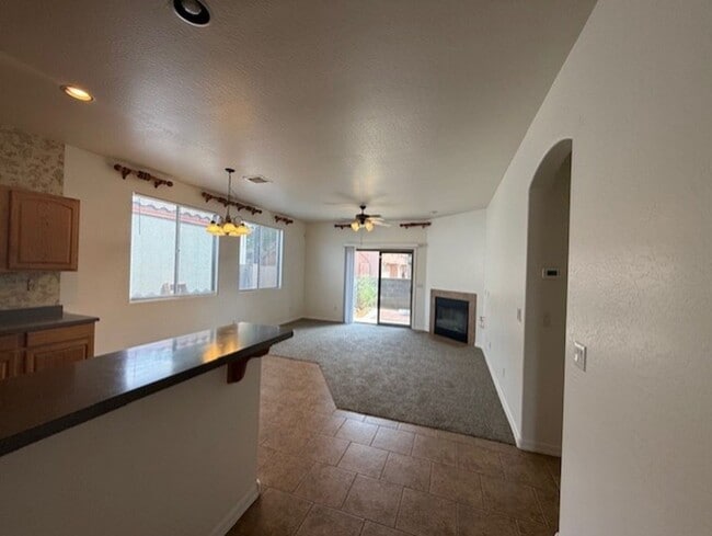 Building Photo - 3 Bed 2 Bath Available Now!! Contact Prope...