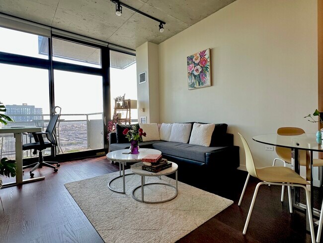 sala de estar y espacio para trabajar desde casa - 235 W Van Buren St