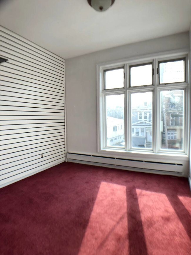 Foto del edificio - 90-39 83rd Ave