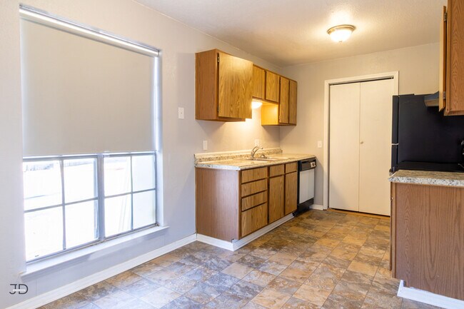 Foto del edificio - 4110 Faith Rd