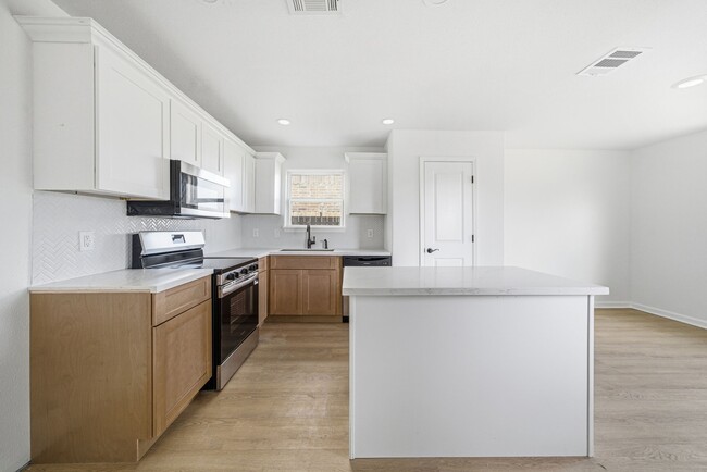 Building Photo - 10711 Milo Ct