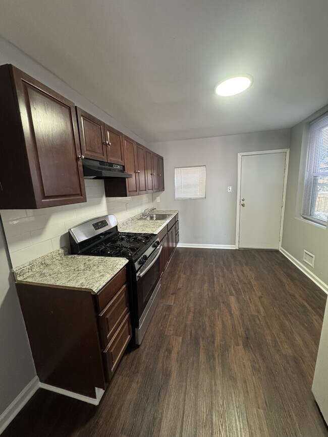 Foto del edificio - 5150 Wakefield St