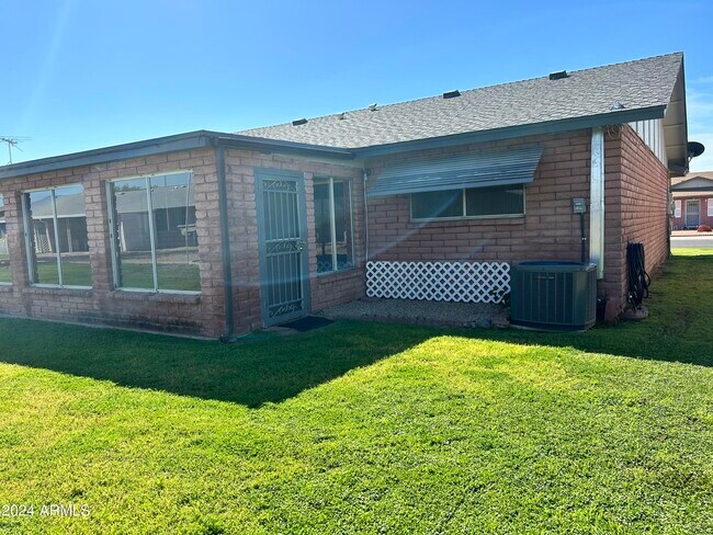 Foto del edificio - 9654 W Cinnabar Ave