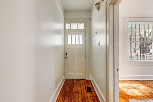 Foto del edificio - 521 E 37th St