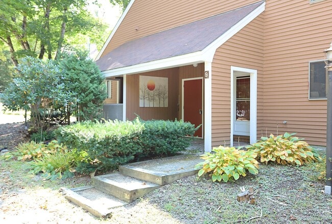 Foto del edificio - Seasonal 6 Month Lease Available! Charming 2-bedroom, 2-bathroom townhouse at Winterbrook Village