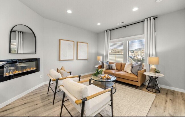 Foto del edificio - Brand New & Beautiful !  Holt Home-3 BR 2....