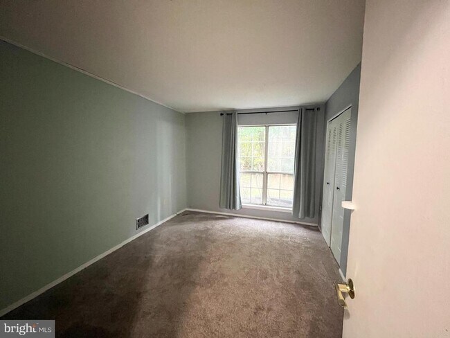 Foto del edificio - 35 Mulberry Ct