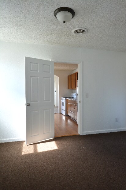 Foto del edificio - Affordable One Bedroom with Extra Space!