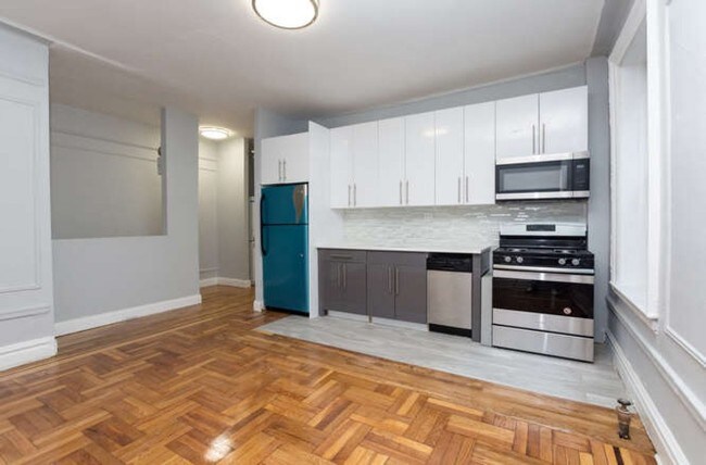 Foto del edificio - 901 Woodycrest Avenue