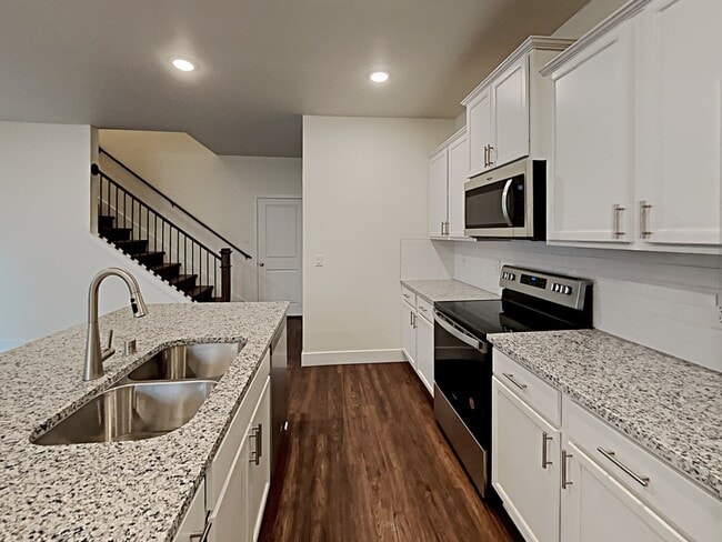 Building Photo - 33108 Ten Trails Parkway SE
