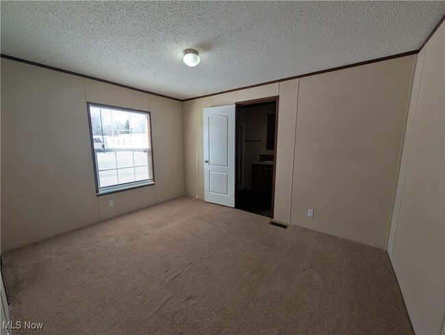 Building Photo - 235 Chaucer Ct