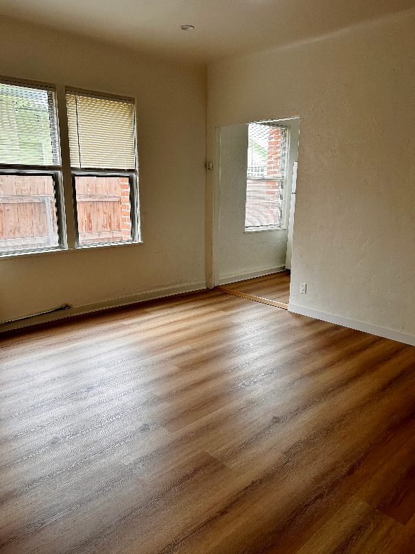 Foto del edificio - 962 Wilton Pl