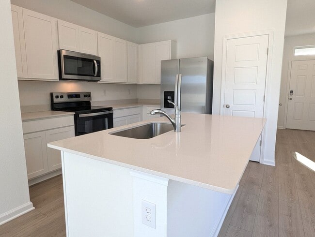 Building Photo - BRAND NEW 3 Bedroom, 2.5 Bath Townhome located on the Westside - CLOSE TO NAS JAX, RESTAURANTS, S...