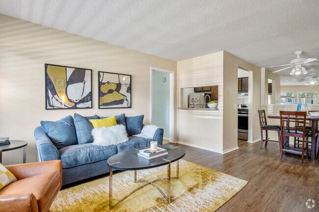 Interior Photo - Retreat at River Bend