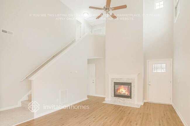 Foto del edificio - 5431 Roan Mountain Pl