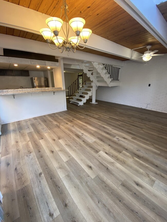 Foto del edificio - 220 Belmont Rd