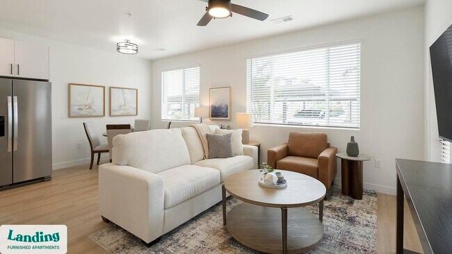 Foto del edificio - 255 N Camino Mercado