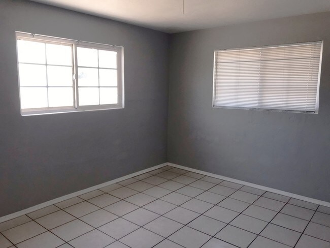 Building Photo - 849 W Mossman St