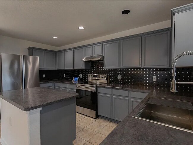 Foto del edificio - 1300 Wind Star Way