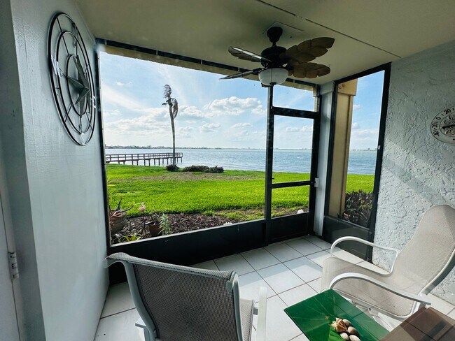 Foto del edificio - 6177 Sun Blvd