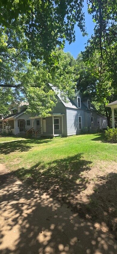Primary Photo - 518 N B St